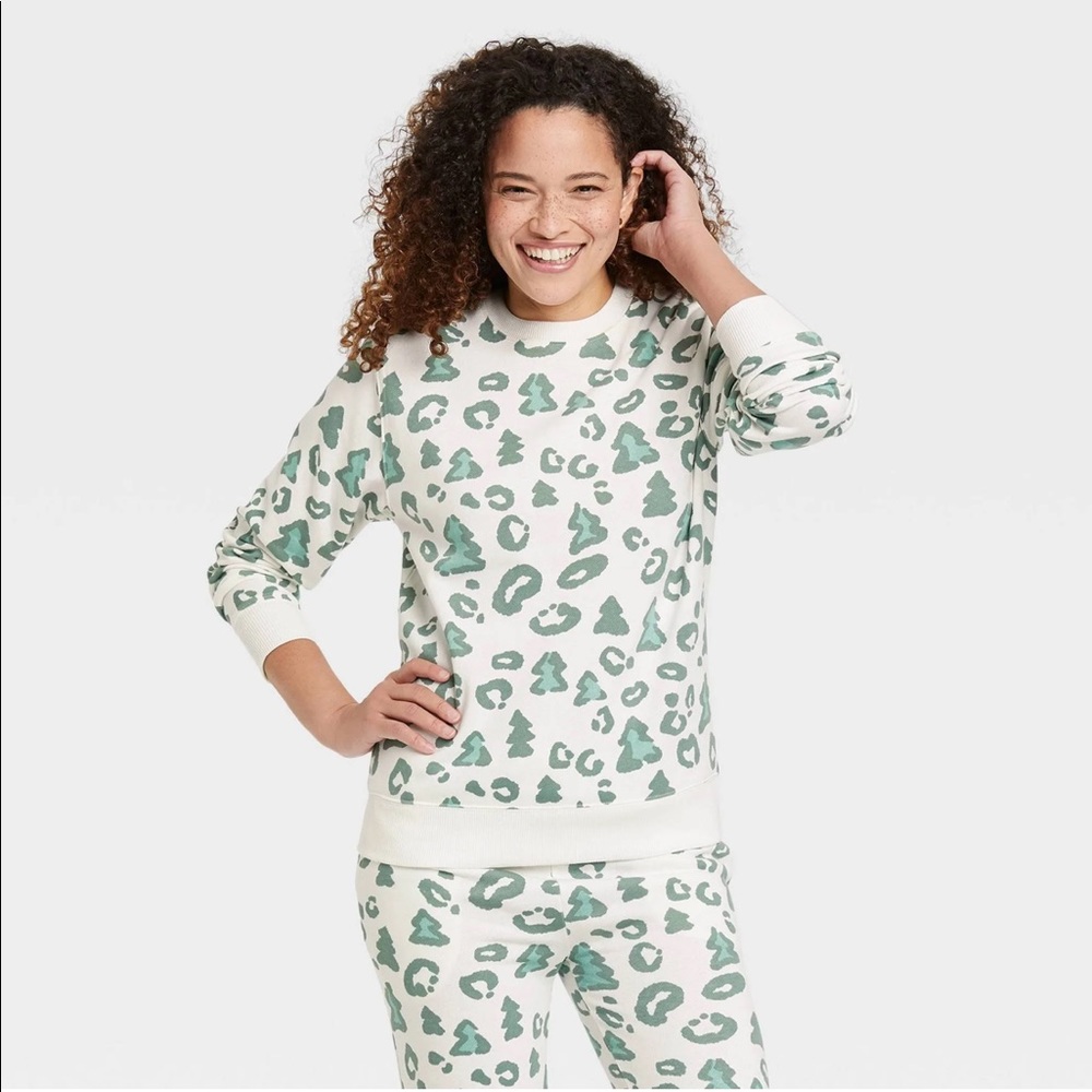 Target Christmas Tree Sweatshirt and Jogger Set. Size XL. New with tags.